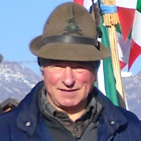 Ritratto di Antonio «Toni» Tamburlin con il cappello alpino